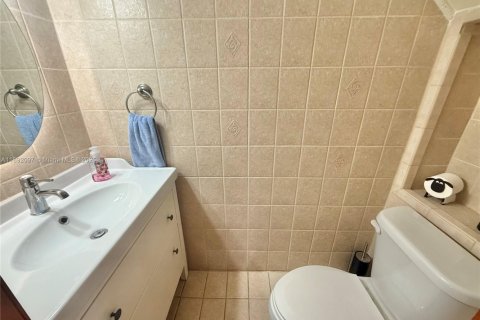 Touwnhouse à louer à South Miami, Floride: 2 chambres, 93.55 m2 № 1944174 - photo 11