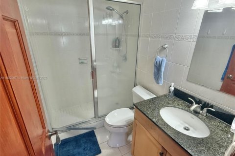 Touwnhouse à louer à South Miami, Floride: 2 chambres, 93.55 m2 № 1944174 - photo 13