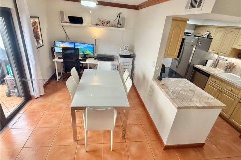 Touwnhouse à louer à South Miami, Floride: 2 chambres, 93.55 m2 № 1944174 - photo 9