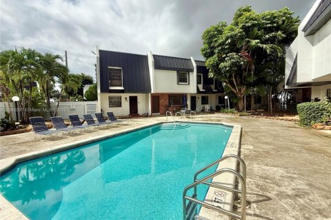 Touwnhouse à louer à South Miami, Floride: 2 chambres, 93.55 m2 № 1944174 - photo 3