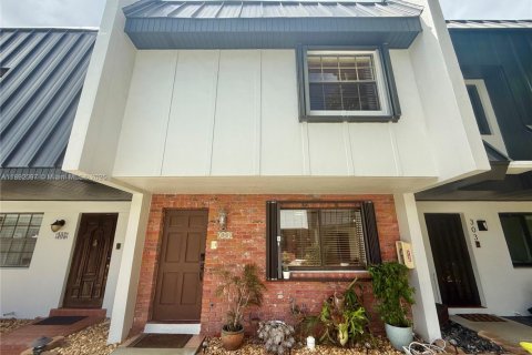 Touwnhouse à louer à South Miami, Floride: 2 chambres, 93.55 m2 № 1944174 - photo 17