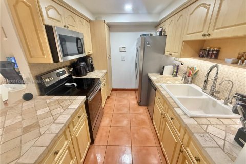 Touwnhouse à louer à South Miami, Floride: 2 chambres, 93.55 m2 № 1944174 - photo 8