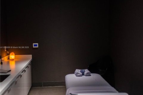 Copropriété à vendre à Miami, Floride: 1 chambre, 69.86 m2 № 1960623 - photo 25