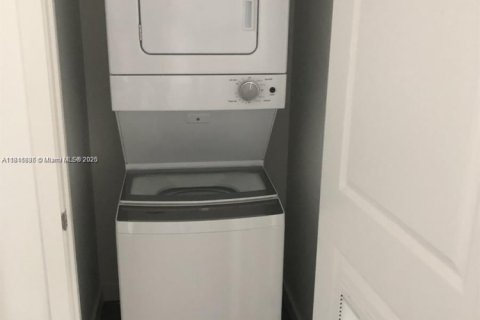 Copropriété à vendre à Miami, Floride: 1 chambre, 69.86 m2 № 1960623 - photo 18