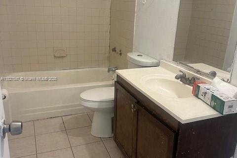 Townhouse in Sunrise, Florida 3 bedrooms, 118.54 sq.m. № 1936085 - photo 13