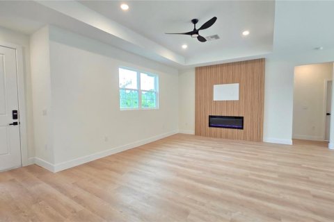 House in Sebring, Florida 3 bedrooms, 167.5 sq.m. № 2419611 - photo 13