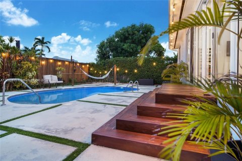 Casa en venta en North Bay Village, Florida, 3 dormitorios, 193.05 m2 № 1933881 - foto 16