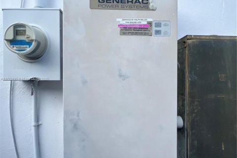 Casa en venta en North Bay Village, Florida, 3 dormitorios, 193.05 m2 № 1933881 - foto 27