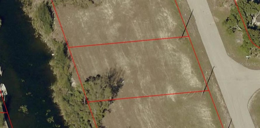 Terrain à Cape Coral, Floride № 2163524