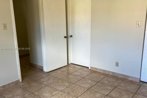 Купить кондоминиум в Майами, Флорида 2 спальни, 82.78м2, № 2025117 - фото 5