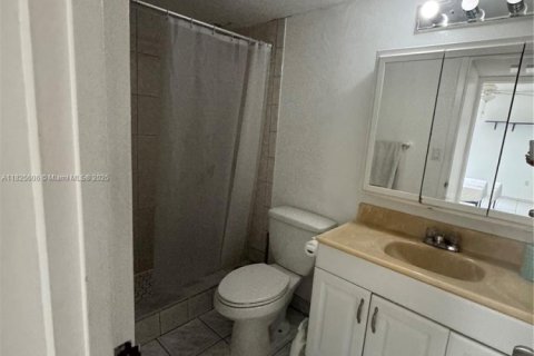 Condo in Sunny Isles Beach, Florida, 1 bedroom  № 1794415 - photo 10