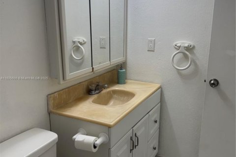 Condo in Sunny Isles Beach, Florida, 1 bedroom  № 1794415 - photo 19