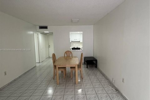 Condo in Sunny Isles Beach, Florida, 1 bedroom  № 1794415 - photo 18