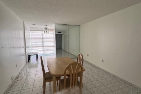 Condo in Sunny Isles Beach, Florida, 1 bedroom  № 1794415 - photo 7