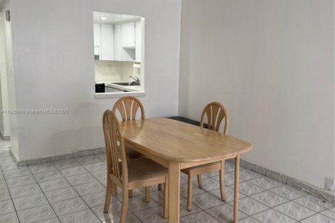 Condo in Sunny Isles Beach, Florida, 1 bedroom  № 1794415 - photo 20