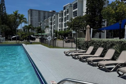 Condo in Sunny Isles Beach, Florida, 1 bedroom  № 1794415 - photo 2