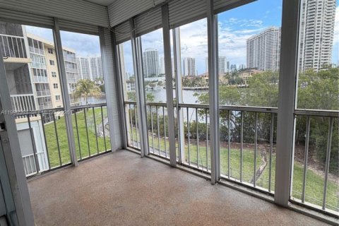 Condo in Aventura, Florida, 1 bedroom № 2090587 - photo 18