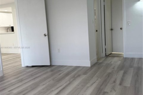 Condo in Aventura, Florida, 1 bedroom № 2090587 - photo 10