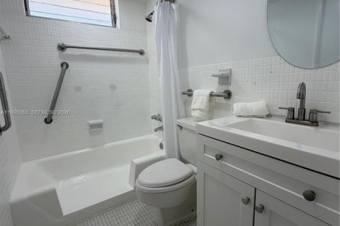 Condo in Aventura, Florida, 1 bedroom № 2090587 - photo 15