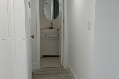 Condo in Aventura, Florida, 1 bedroom № 2090587 - photo 17