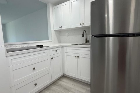 Condo in Aventura, Florida, 1 bedroom № 2090587 - photo 5