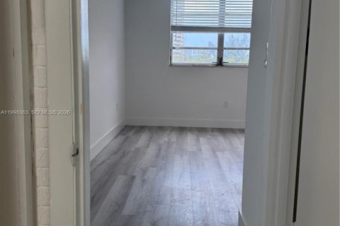 Condo in Aventura, Florida, 1 bedroom № 2090587 - photo 13