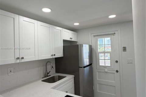 Condo in Aventura, Florida, 1 bedroom № 2090587 - photo 4