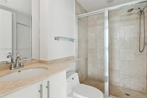 Condominio en alquiler en Miami Beach, Florida, 3 dormitorios, 203.46 m2 № 2043658 - foto 19