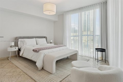 Condominio en alquiler en Miami Beach, Florida, 3 dormitorios, 203.46 m2 № 2043658 - foto 20