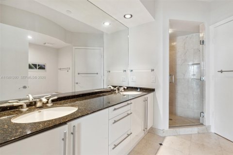 Condominio en alquiler en Miami Beach, Florida, 3 dormitorios, 203.46 m2 № 2043658 - foto 15