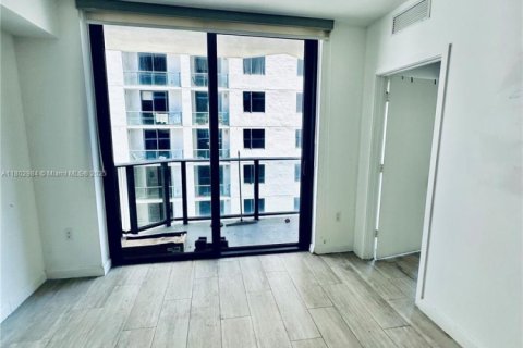 Condo in Miami, Florida, 1 bedroom  № 1864829 - photo 23
