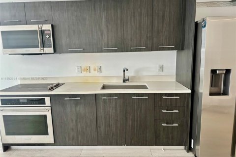 Condo in Miami, Florida, 1 bedroom  № 1864829 - photo 25