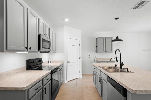 House in Winter Haven, Florida 4 bedrooms, 173.45 sq.m. № 1760407 - photo 18