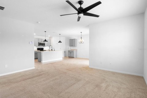 House in Winter Haven, Florida 4 bedrooms, 173.45 sq.m. № 1760407 - photo 24