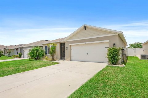 House in Winter Haven, Florida 4 bedrooms, 173.45 sq.m. № 1760407 - photo 2