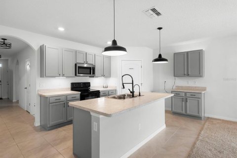 House in Winter Haven, Florida 4 bedrooms, 173.45 sq.m. № 1760407 - photo 19