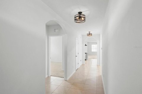 House in Winter Haven, Florida 4 bedrooms, 173.45 sq.m. № 1760407 - photo 7