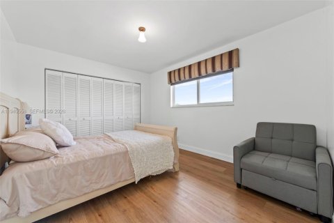 Casa en venta en Davie, Florida, 4 dormitorios, 246.93 m2 № 1997718 - foto 13