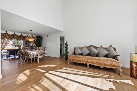 Casa en venta en Davie, Florida, 4 dormitorios, 246.93 m2 № 1997718 - foto 18