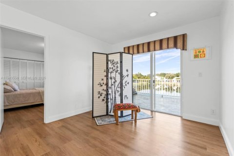 Casa en venta en Davie, Florida, 4 dormitorios, 246.93 m2 № 1997718 - foto 24