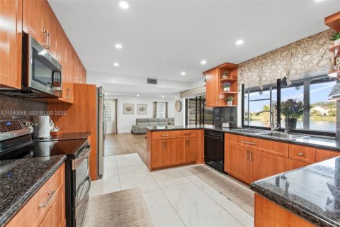 Casa en venta en Davie, Florida, 4 dormitorios, 246.93 m2 № 1997718 - foto 22