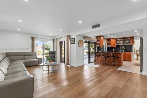 Casa en venta en Davie, Florida, 4 dormitorios, 246.93 m2 № 1997718 - foto 15