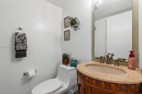 Casa en venta en Davie, Florida, 4 dormitorios, 246.93 m2 № 1997718 - foto 20