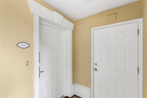 Condominio en venta en Four Corners, Florida, 3 dormitorios, 163.04 m2 № 2101524 - foto 3