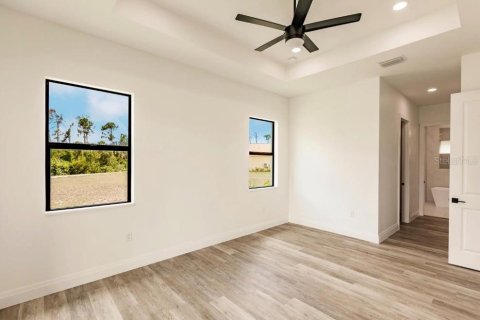 House in Punta Gorda, Florida 3 bedrooms, 206.52 sq.m. № 2115905 - photo 25