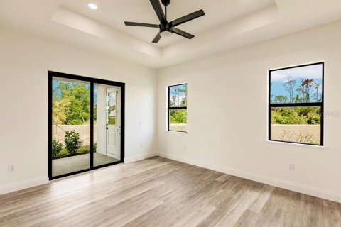 House in Punta Gorda, Florida 3 bedrooms, 206.52 sq.m. № 2115905 - photo 22