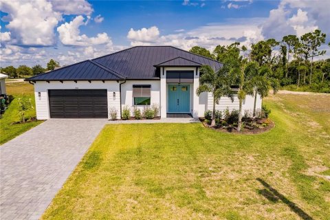 House in Punta Gorda, Florida 3 bedrooms, 206.52 sq.m. № 2115905