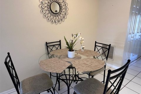Condo in Palm Harbor, Florida, 1 bedroom  № 1911425 - photo 12