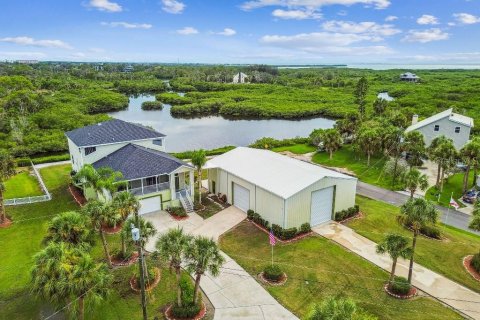 House in Port Richey, Florida 5 bedrooms, 406.45 sq.m. № 1917611 - photo 16