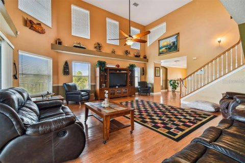 House in Port Richey, Florida 5 bedrooms, 406.45 sq.m. № 1917611 - photo 26